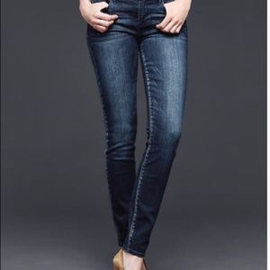 GAP 1969 Always Skinny Jeans. 28r